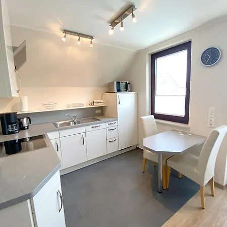 Luv-lee Apartman